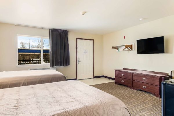 GUESTHOUSE INN & SUITES MONTESANO (Montesano)